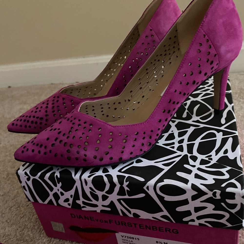 Magenta DVF stiletto heels - Picture 6 of 6